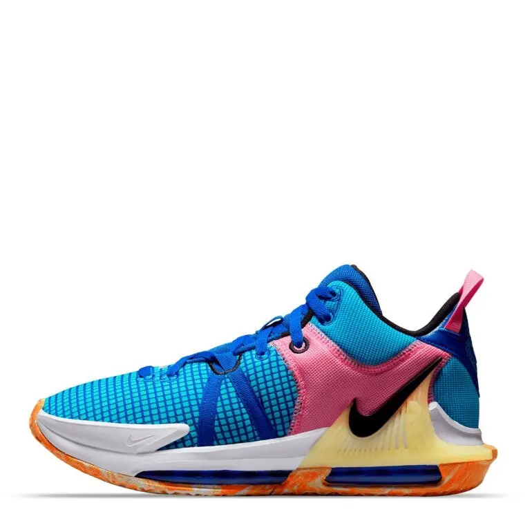 TENIS LEBRON WHI 3.webp